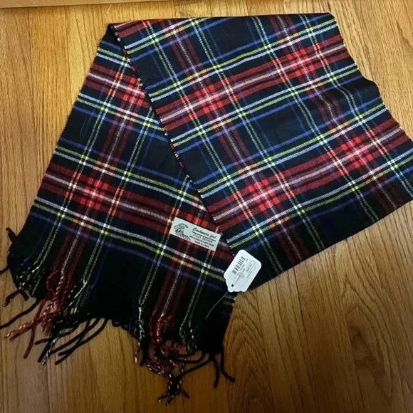 Italy Design Scarf Plaid Cashmere Feel NWT - Picture 3 of 3
